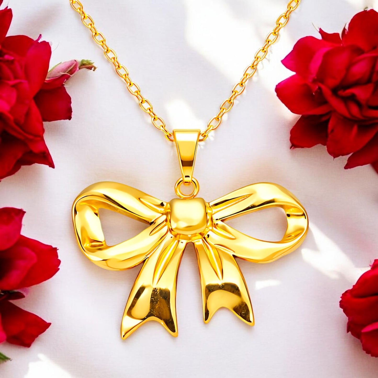 Vitta Pendant Necklace