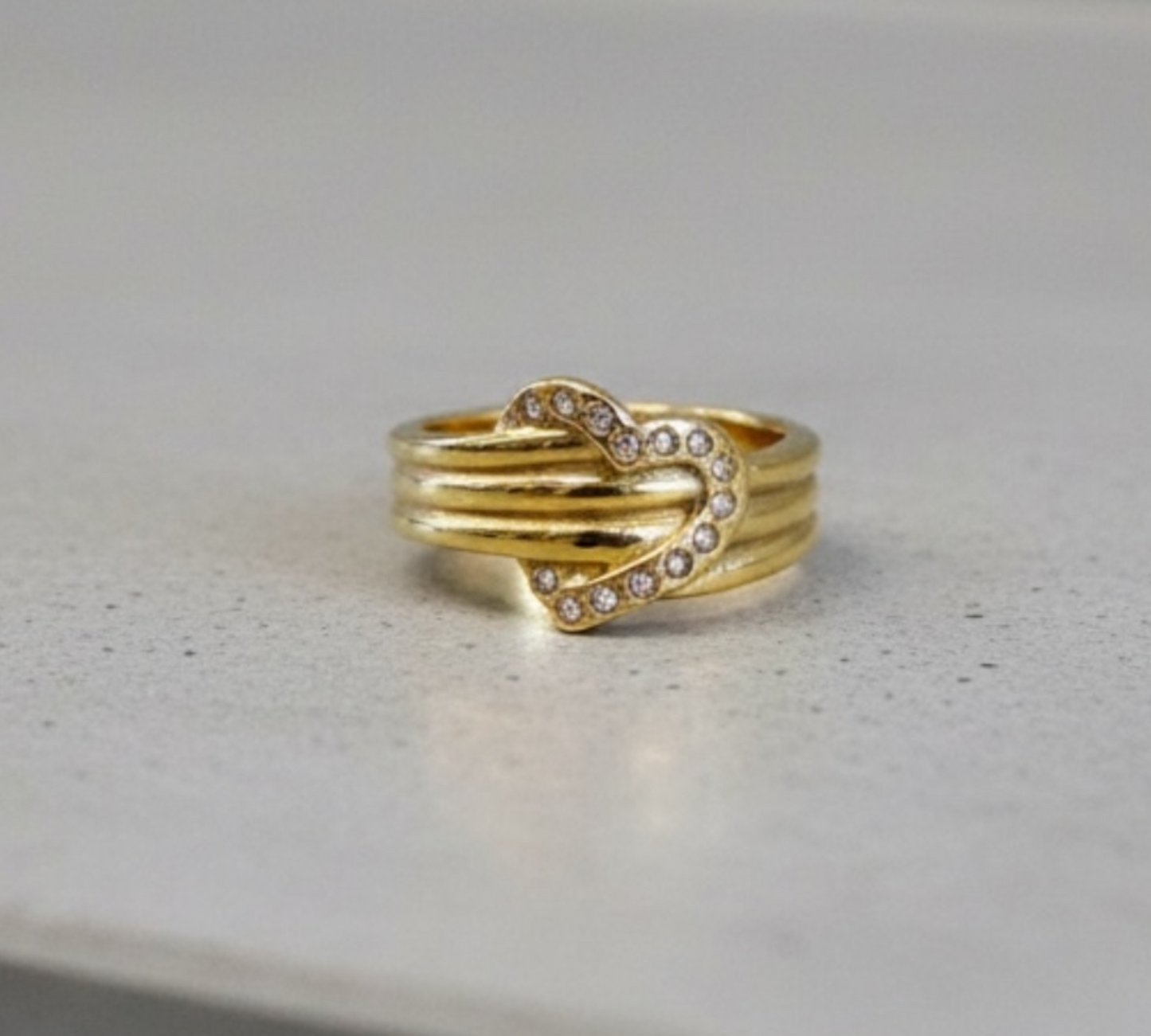 Sweetheart Ring - Gold